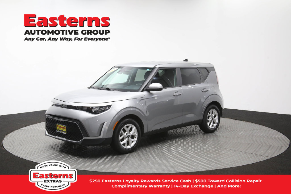 Used 2023 Kia Soul LX w/ LX Technology Package FWD image 57