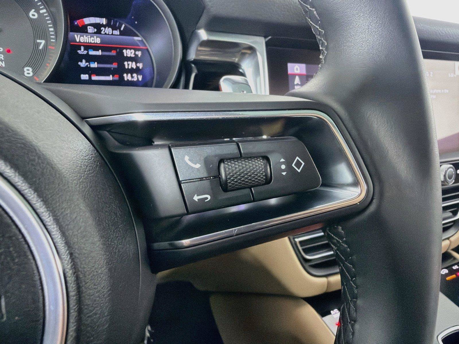 Certified 2026 Porsche Macan AWD/4WD image 15