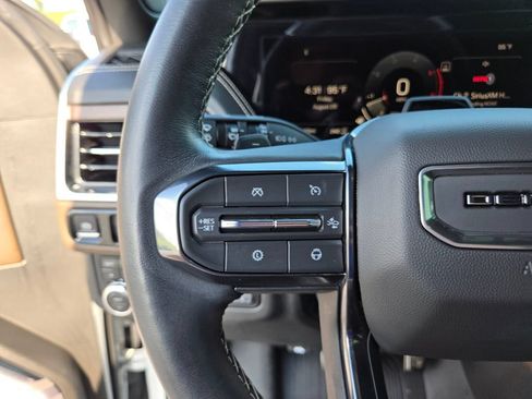 Used 2025 GMC Yukon Denali Ultimate AWD/4WD image 32