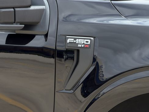 Used 2022 Ford F150 XL w/ STX Appearance Package RWD image 4