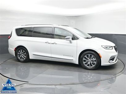 Used 2022 Chrysler Pacifica Pinnacle