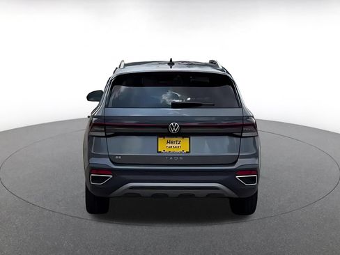 Used 2025 Volkswagen Taos SE FWD image 12