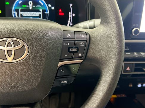 Used 2025 Toyota Camry LE FWD image 19