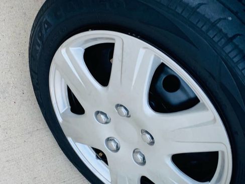 Used 2019 Ford Fiesta SE image 25