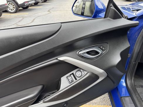 Used 2019 Chevrolet Camaro LT RWD image 17