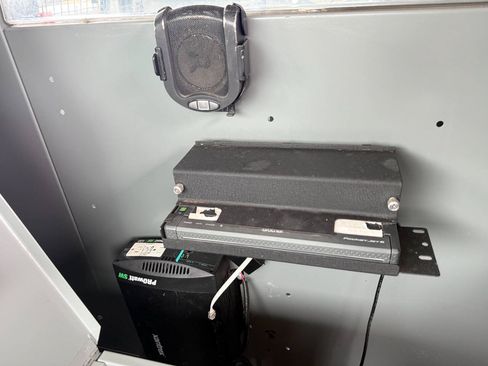 Used 2013 Chevrolet Express 2500 RWD image 22