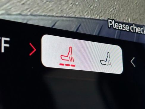 Certified 2025 Ford Explorer Active image 36