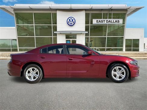 Used 2020 Dodge Charger SXT image 2