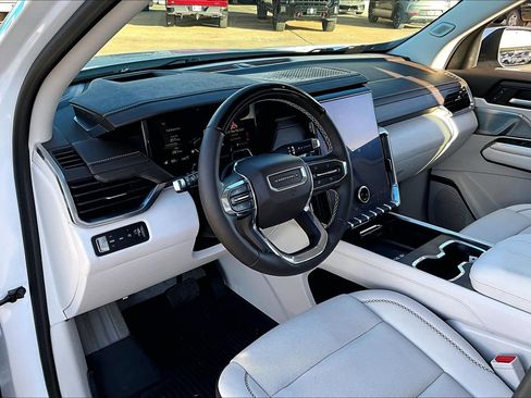 Used 2024 GMC Acadia Denali w/ Super Cruise Package image 13