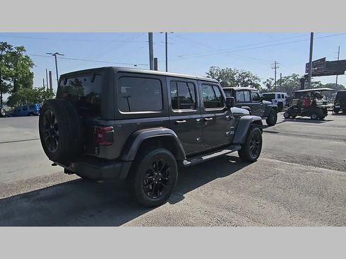 Used 2021 Jeep Wrangler Unlimited Sahara w/ Dual Top Group AWD/4WD image 31