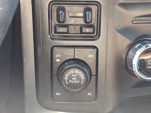 Used 2022 Ford F150 Lariat w/ Equipment Group 502A High AWD/4WD image 17