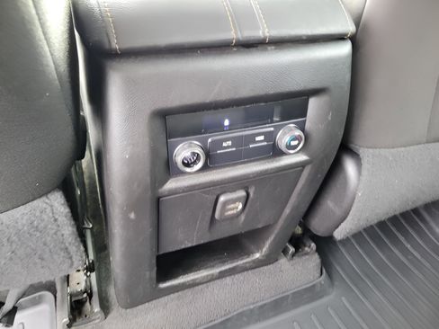 Used 2019 Chevrolet Traverse LT image 26