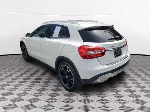 Used 2020 Mercedes-Benz GLA 250 4MATIC w/ Convenience Package image 4