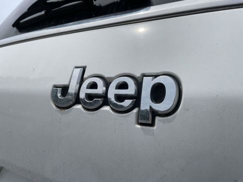 Used 2022 Jeep Grand Cherokee L Limited w/ Luxury Tech Group II AWD/4WD image 11