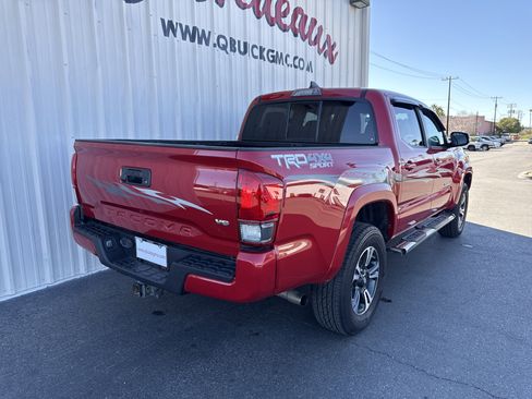 Used 2016 Toyota Tacoma TRD Sport image 31