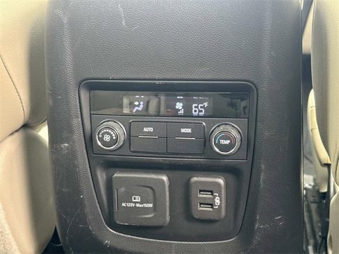 Used 2020 Buick Enclave Essence w/ Sound and Sites Package image 13