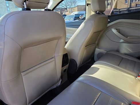 Used 2018 Ford Escape SEL image 19