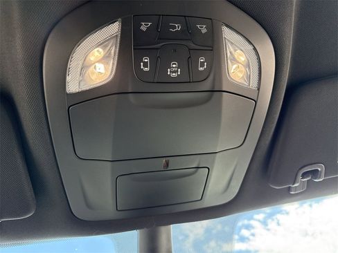 New 2026 Chrysler Pacifica Select image 16