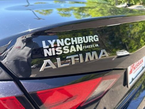 Used 2024 Nissan Altima 2.5 SV FWD image 10