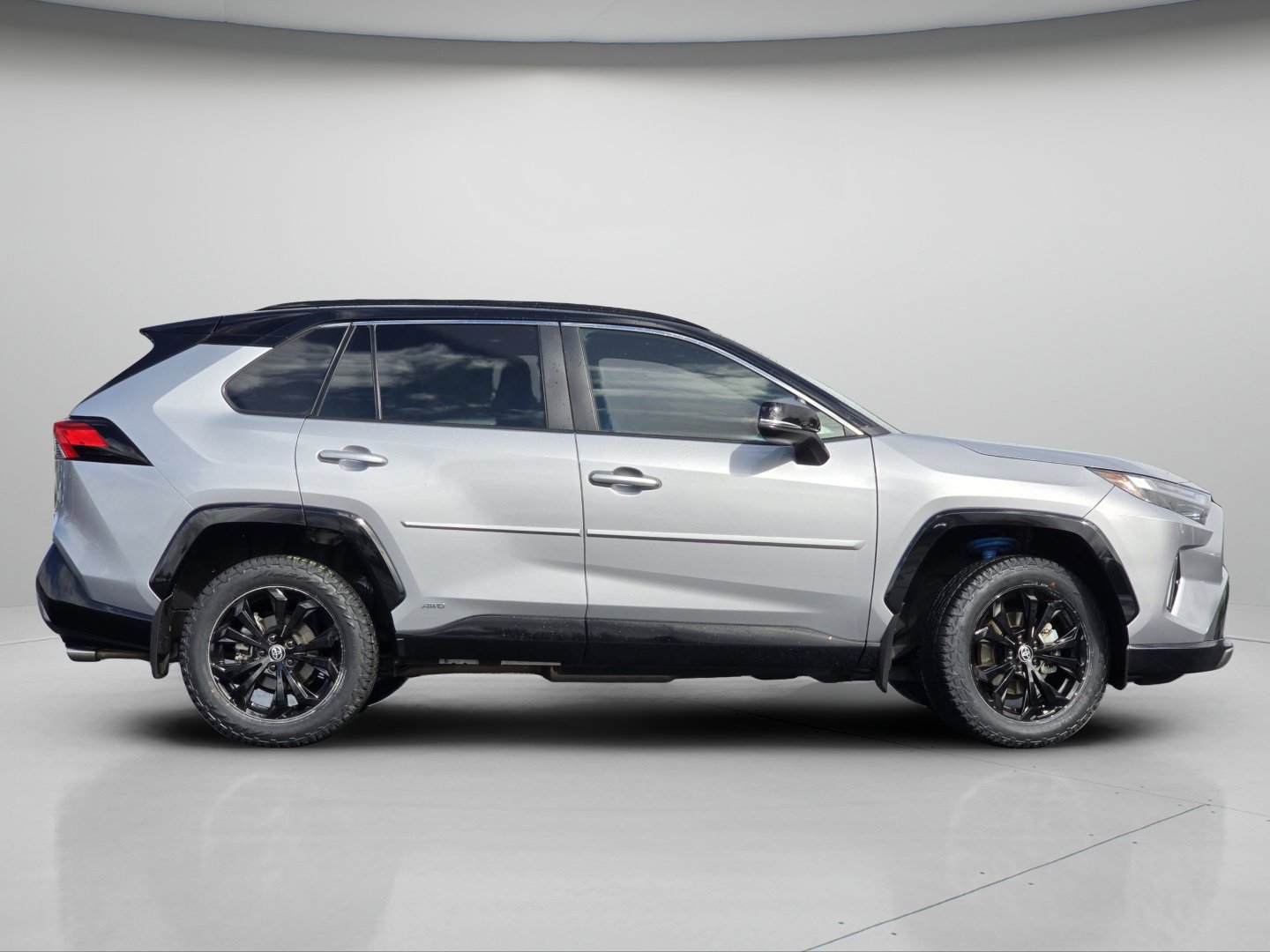 Certified 2024 Toyota RAV4 XSE w/ Weather Package AWD/4WD image 28
