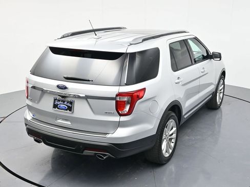 Used 2018 Ford Explorer XLT w/ Equipment Group 202A AWD/4WD image 43
