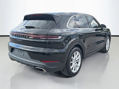 Used 2024 Porsche Cayenne image 4