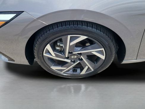 Used 2024 Hyundai Elantra Limited FWD image 26