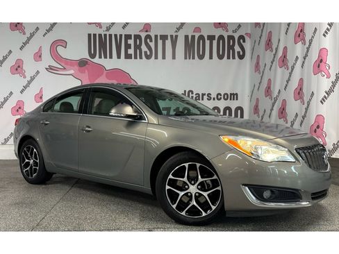 Used 2017 Buick Regal Sport Touring image 3