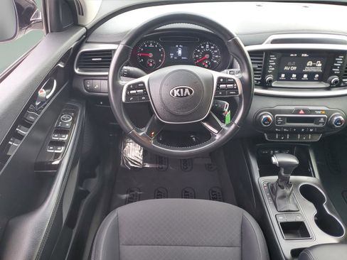 Certified 2019 Kia Sorento S image 10