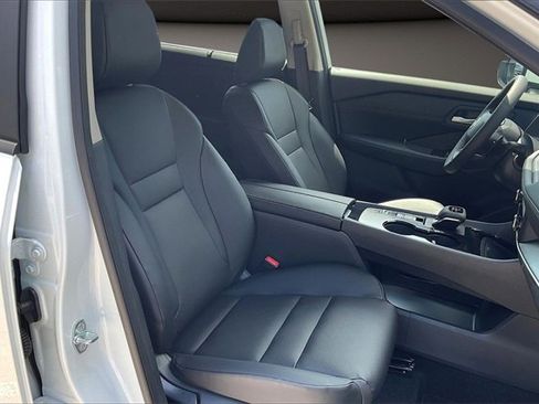 New 2026 Nissan Rogue SV image 10