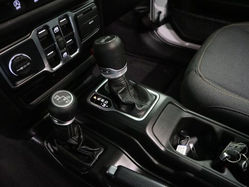 Used 2025 Jeep Wrangler Unlimited Sport AWD/4WD image 26