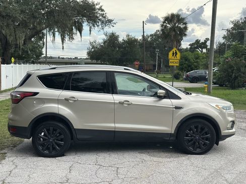 Used 2017 Ford Escape Titanium FWD image 6