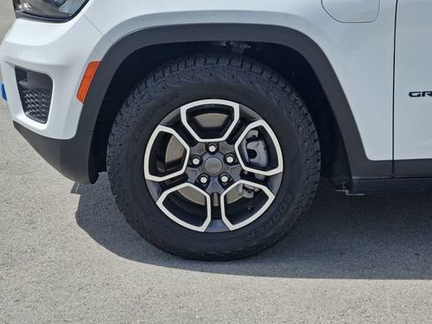 Used 2022 Jeep Grand Cherokee Trailhawk AWD/4WD image 13