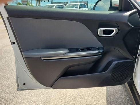 Used 2025 Kia K4 FWD image 17