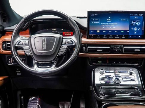 Used 2022 Lincoln Nautilus Reserve image 16