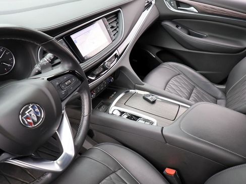 Used 2022 Buick Enclave Avenir w/ Avenir Technology Package image 45