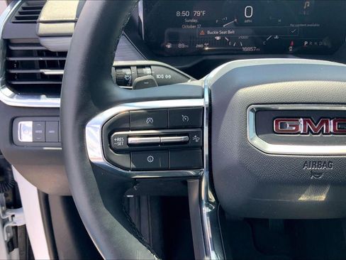 Used 2025 GMC Acadia Elevation AWD/4WD image 17