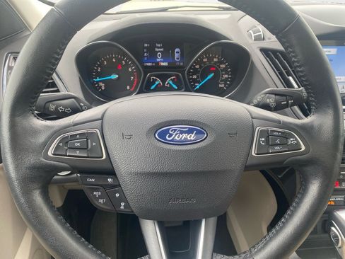 Used 2019 Ford Escape Titanium image 13
