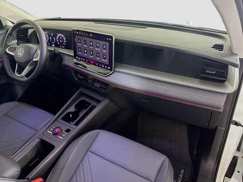 New 2026 Volkswagen Tiguan SE AWD/4WD image 31