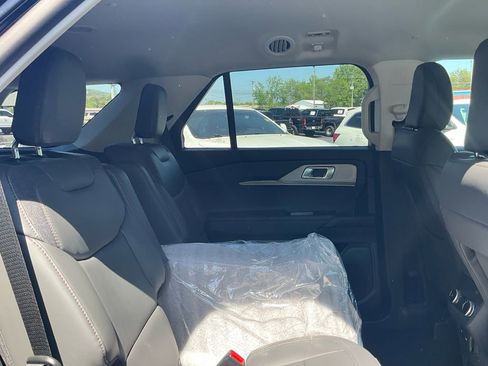New 2026 Ford Explorer Active image 13