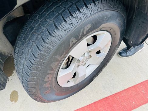 Used 2012 Nissan Pathfinder S image 29