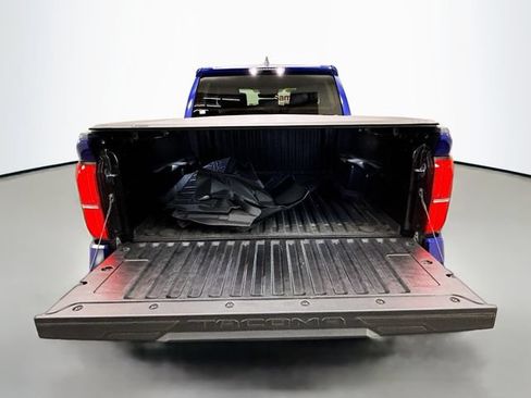 Used 2025 Toyota Tacoma TRD Off-Road AWD/4WD image 25