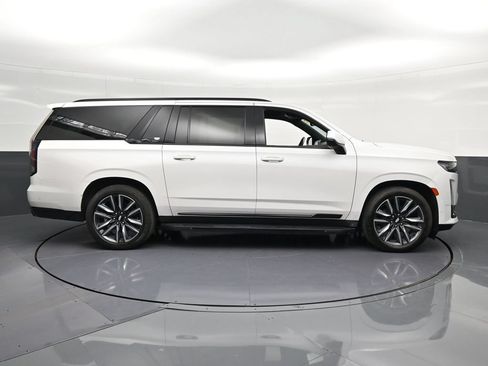 Used 2021 Cadillac Escalade ESV Sport w/ Driver Assist Tech Package RWD image 4