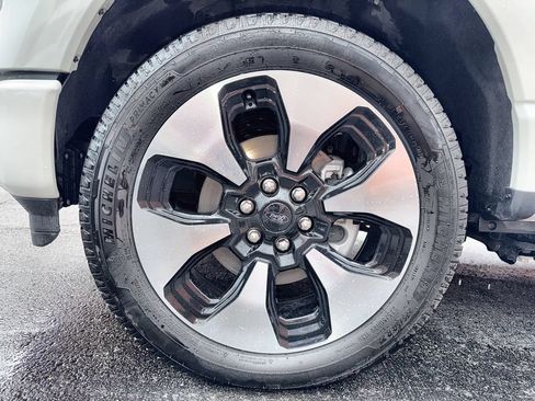 Used 2025 Ford F150 Lightning Platinum AWD/4WD image 19
