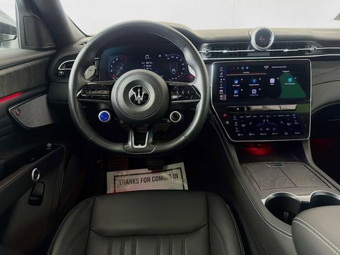 Used 2025 Maserati Grecale Modena image 24