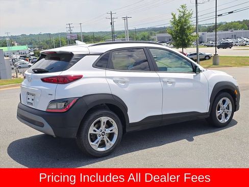 Used 2023 Hyundai Kona SEL AWD/4WD image 3