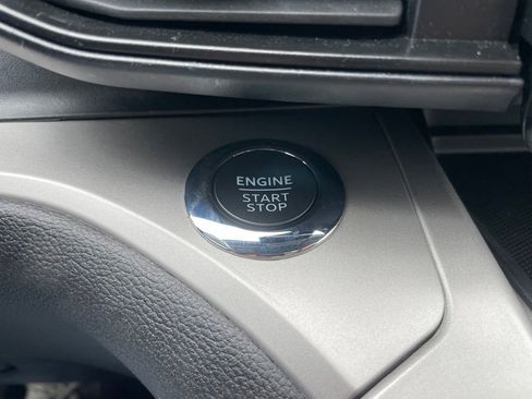 Used 2022 Ford Explorer XLT AWD/4WD image 46