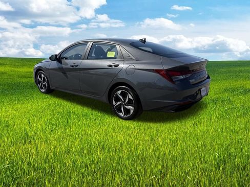 Used 2023 Hyundai Elantra SEL w/ Convenience Package image 7
