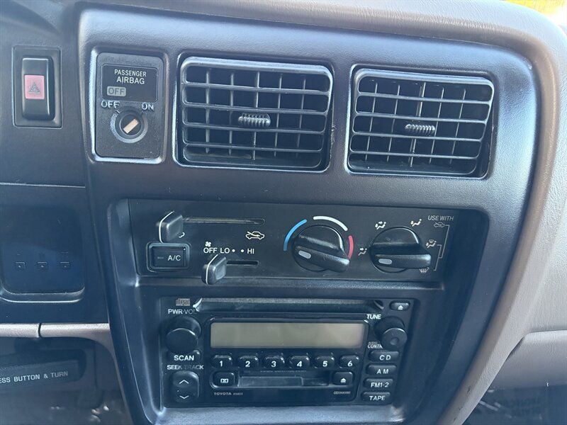 Used 2000 Toyota Tacoma PreRunner RWD image 18