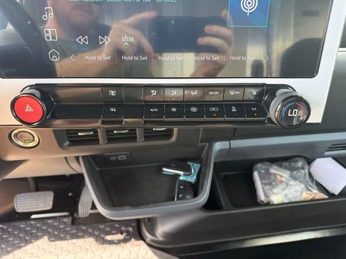 Used 2024 Chevrolet Brightdrop 600 w/ Commercial Equipment Package AWD/4WD image 16